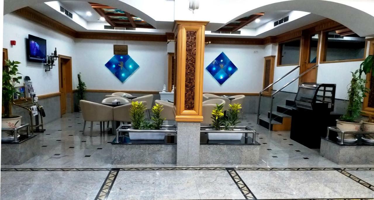 Taj Plaza Hotel Manama Eksteriør bilde