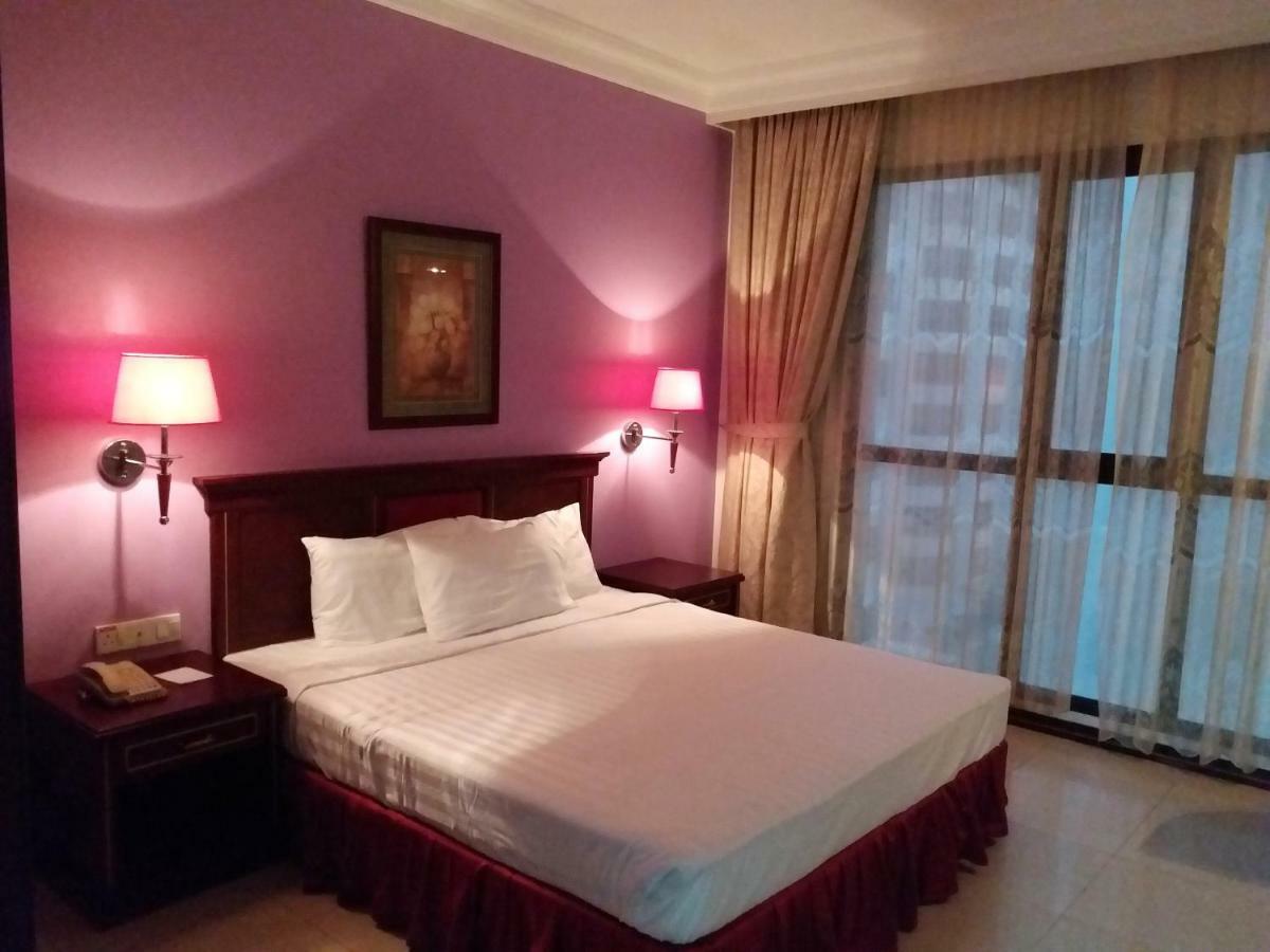 Taj Plaza Hotel Manama Eksteriør bilde